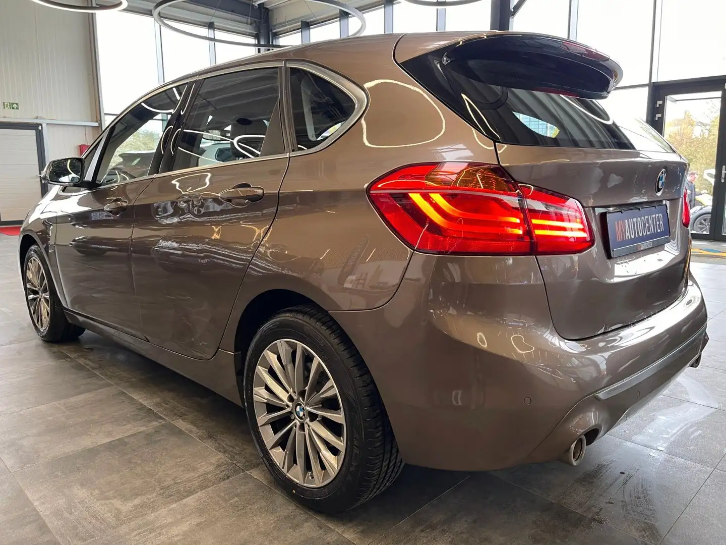 Vehicle image, number 4