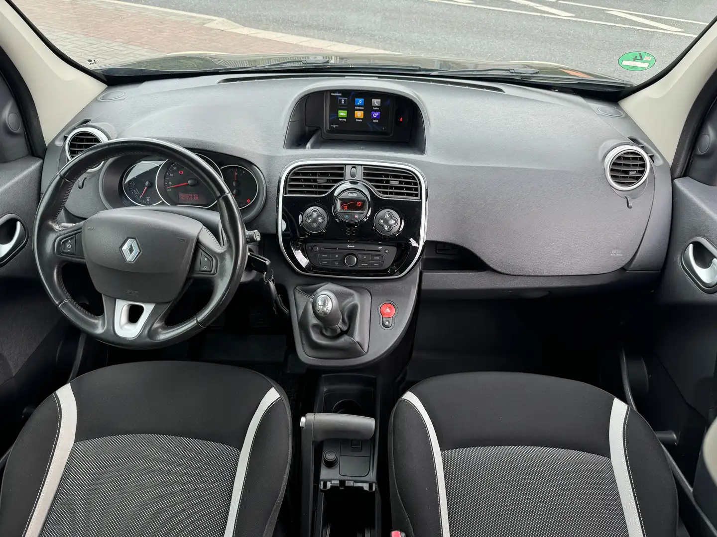 Vehicle image, number 9