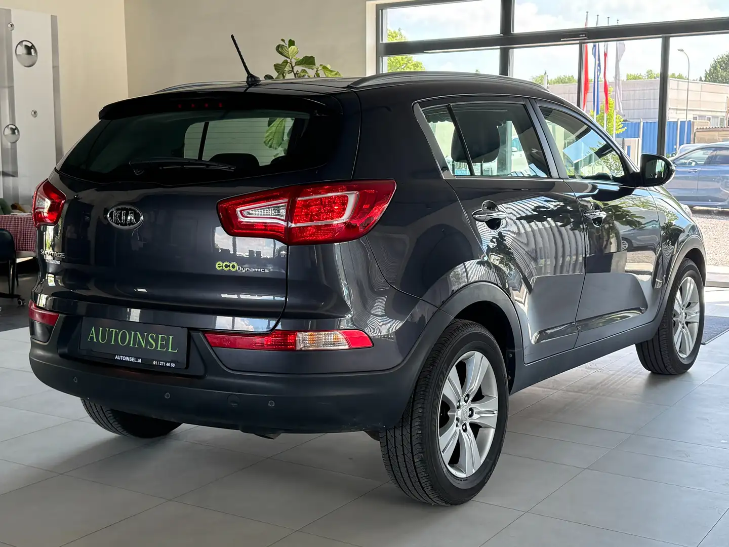 Vehicle image, number 3