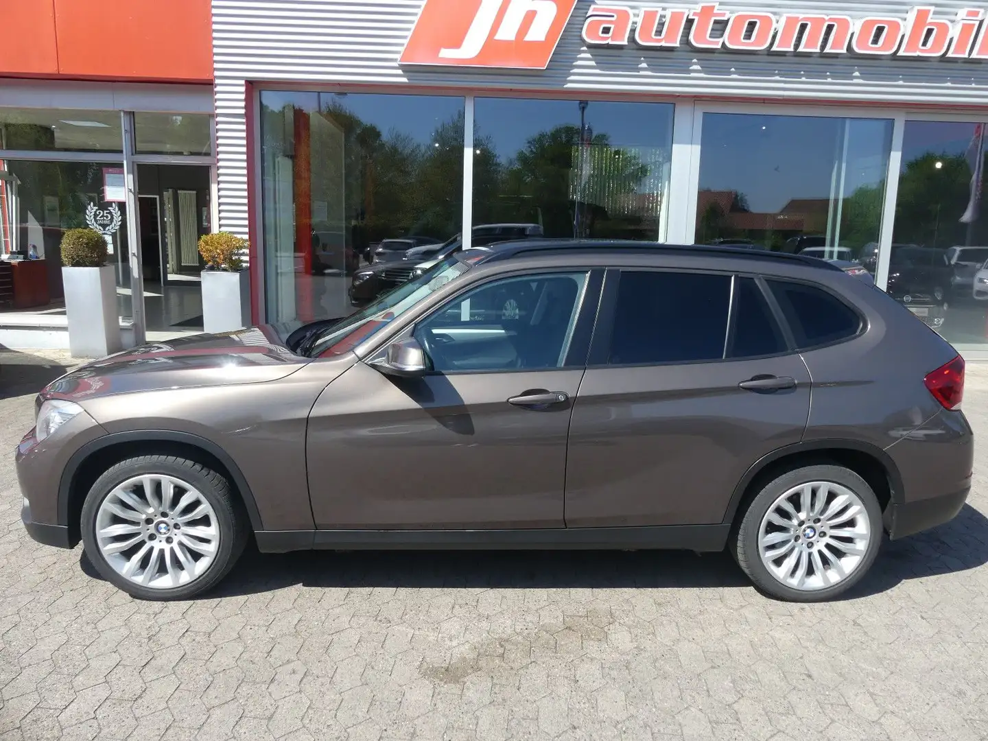 Vehicle image, number 2