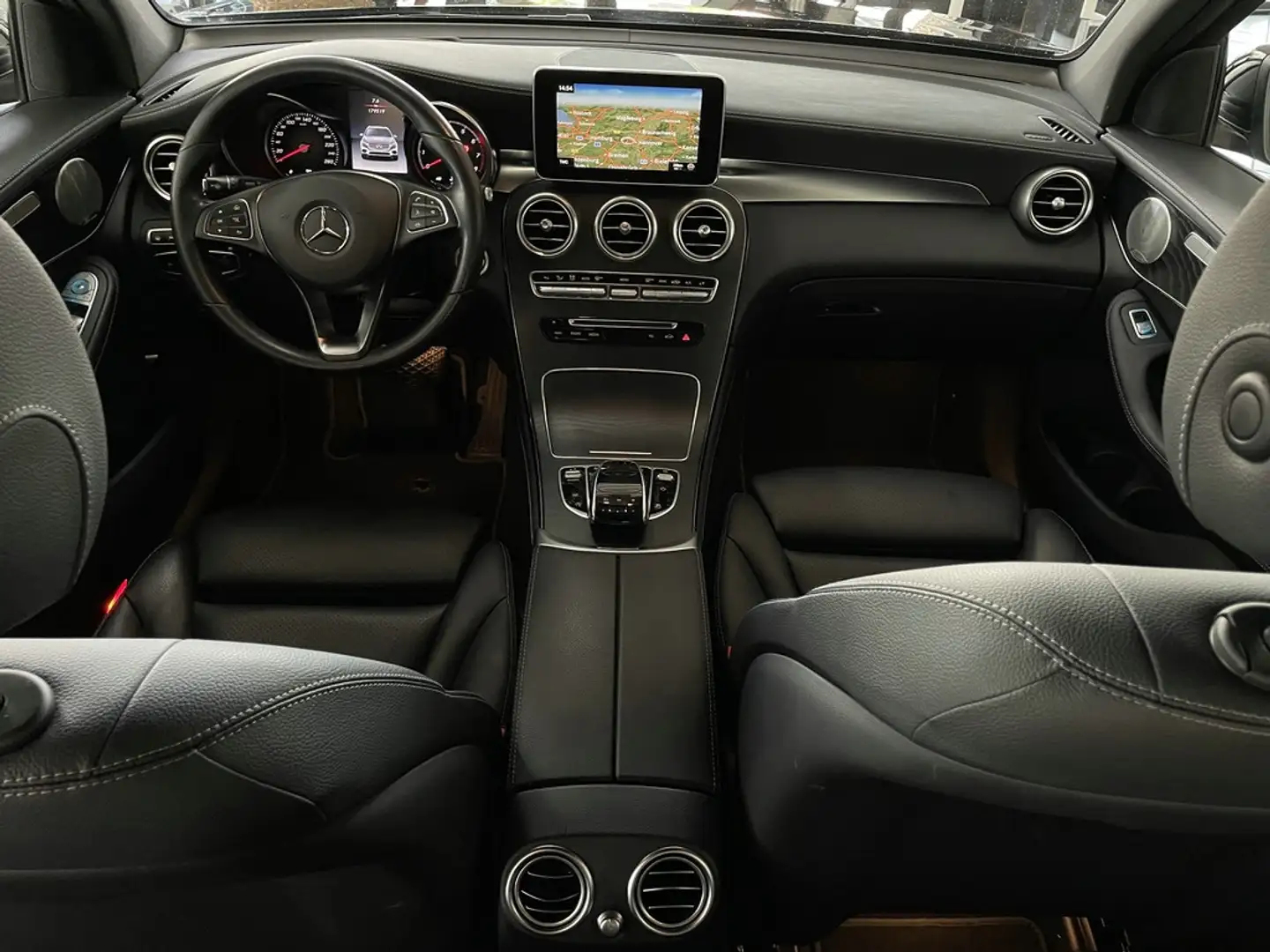 Vehicle image, number 9