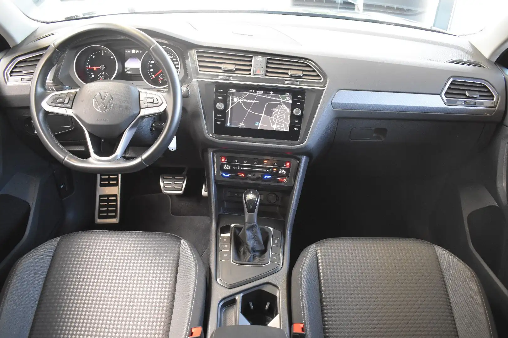 Vehicle image, number 3