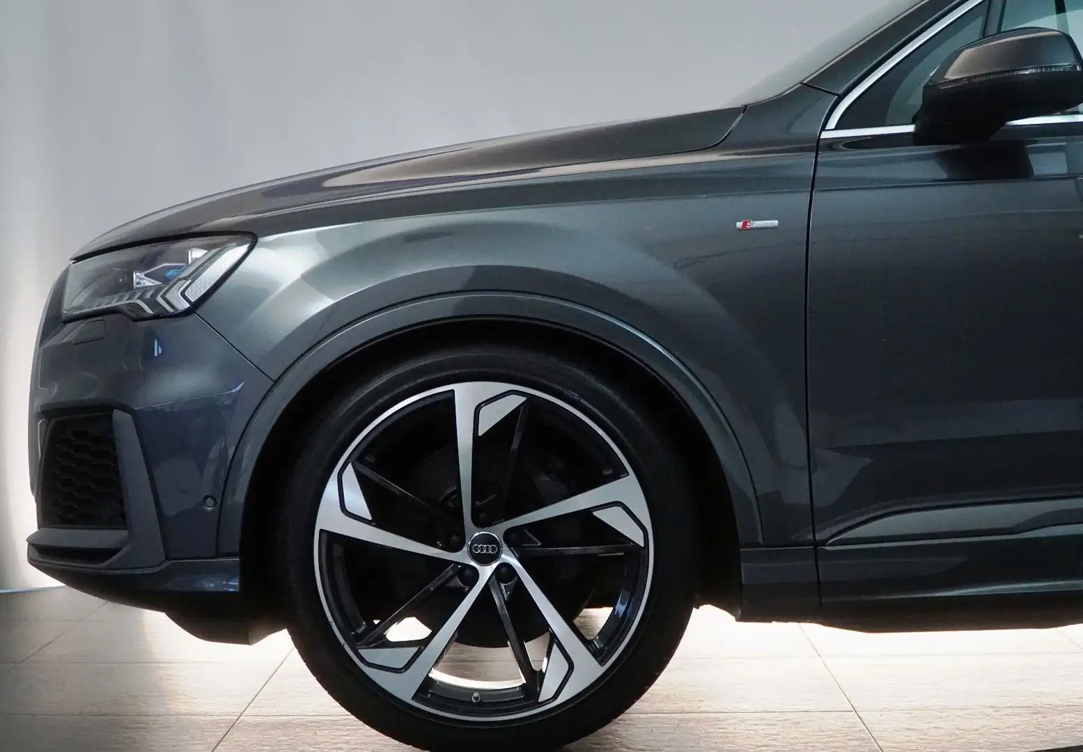 Vehicle image, number 5