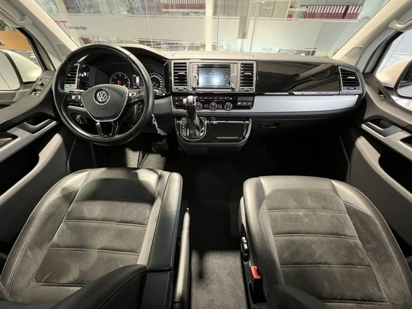 Vehicle image, number 8
