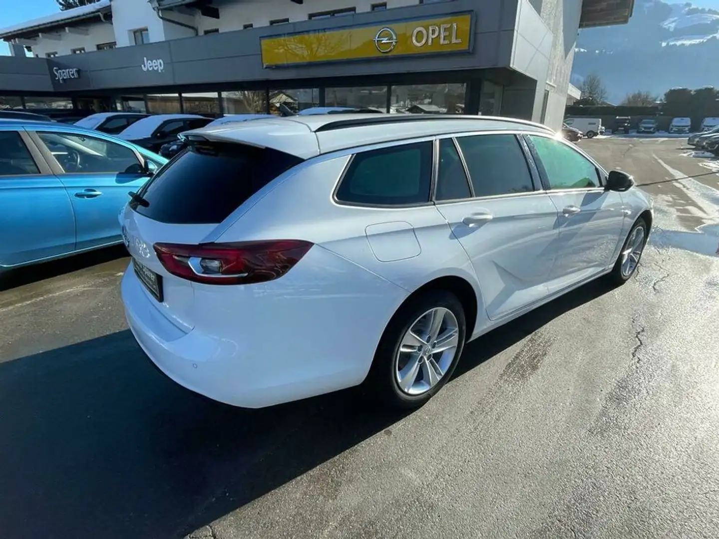 Vehicle image, number 4