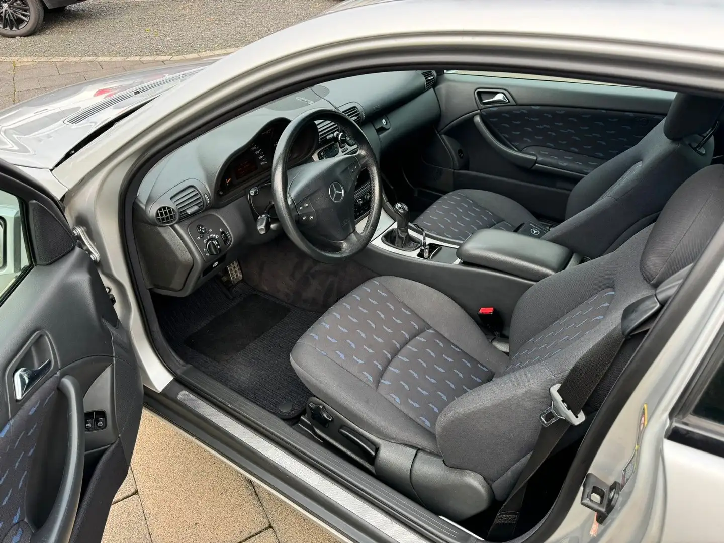 Vehicle image, number 5