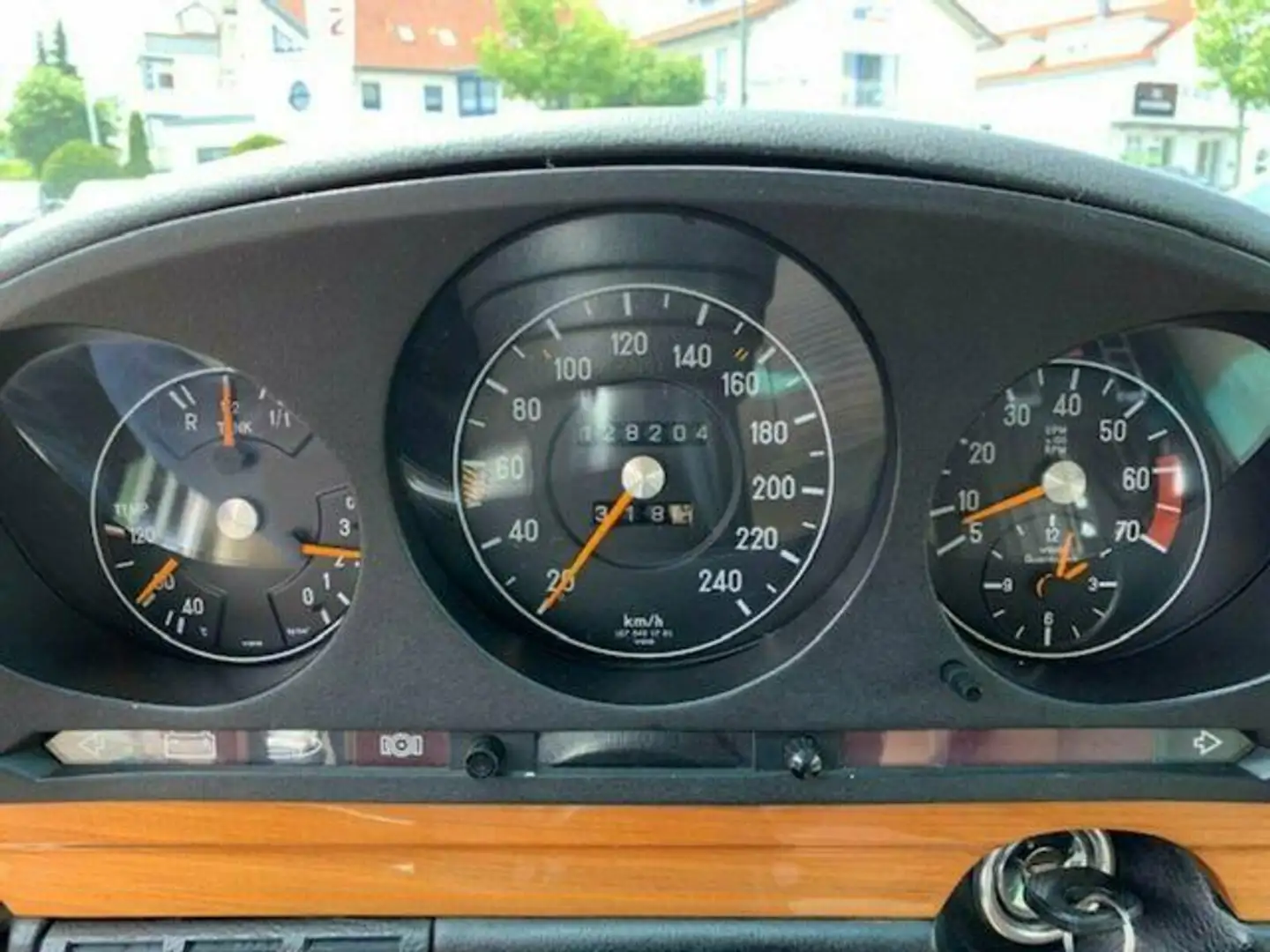 Vehicle image, number 15