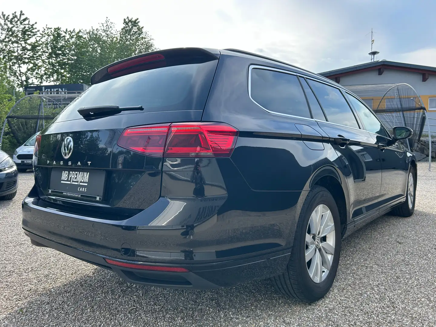 Vehicle image, number 13