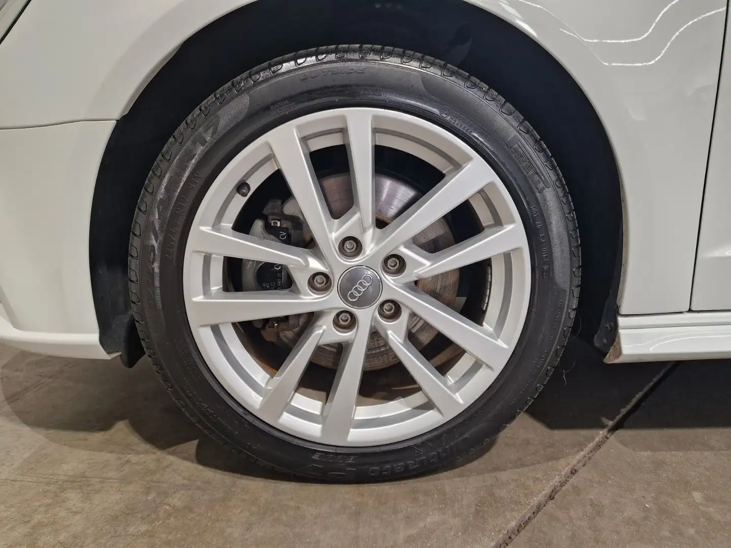 Vehicle image, number 8