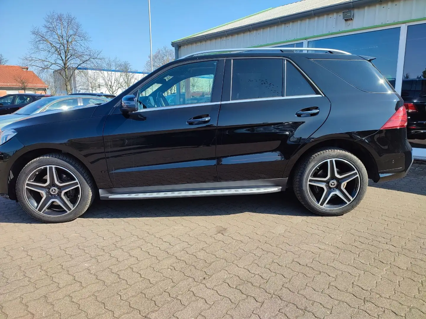 Vehicle image, number 8