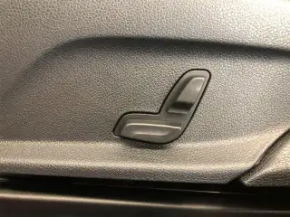 Vehicle image thumbnail, number 6