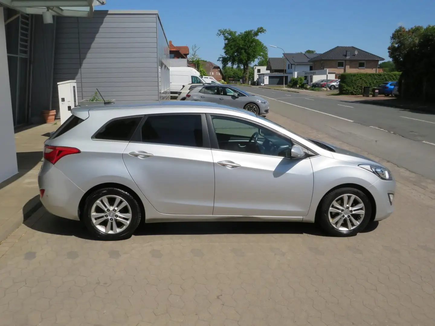 Vehicle image, number 5
