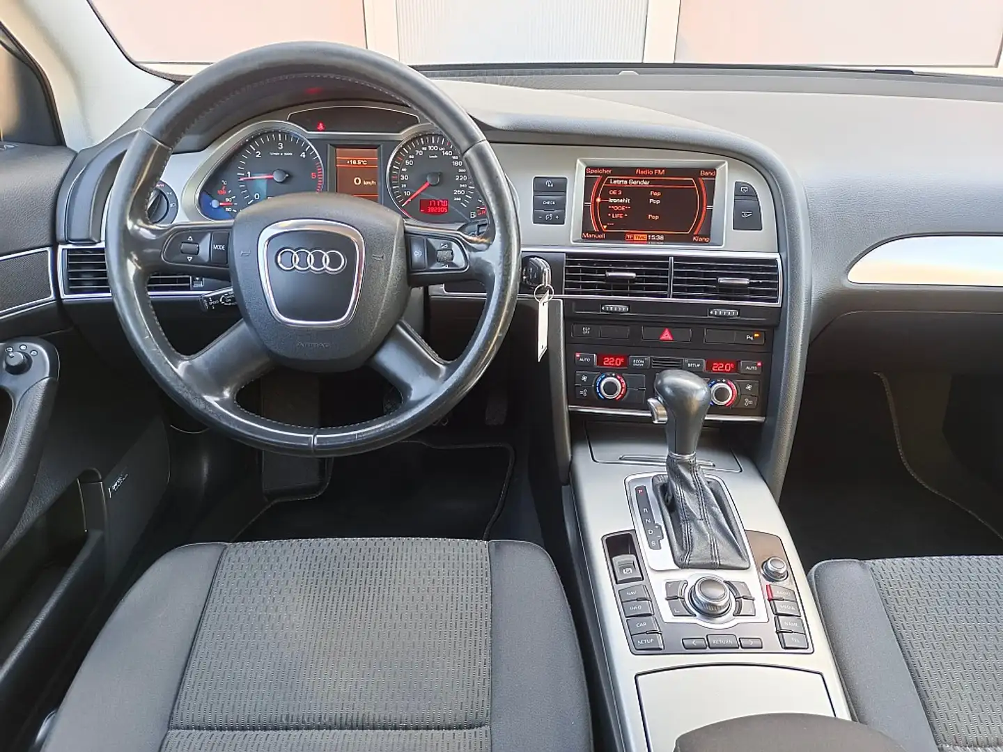 Vehicle image, number 8
