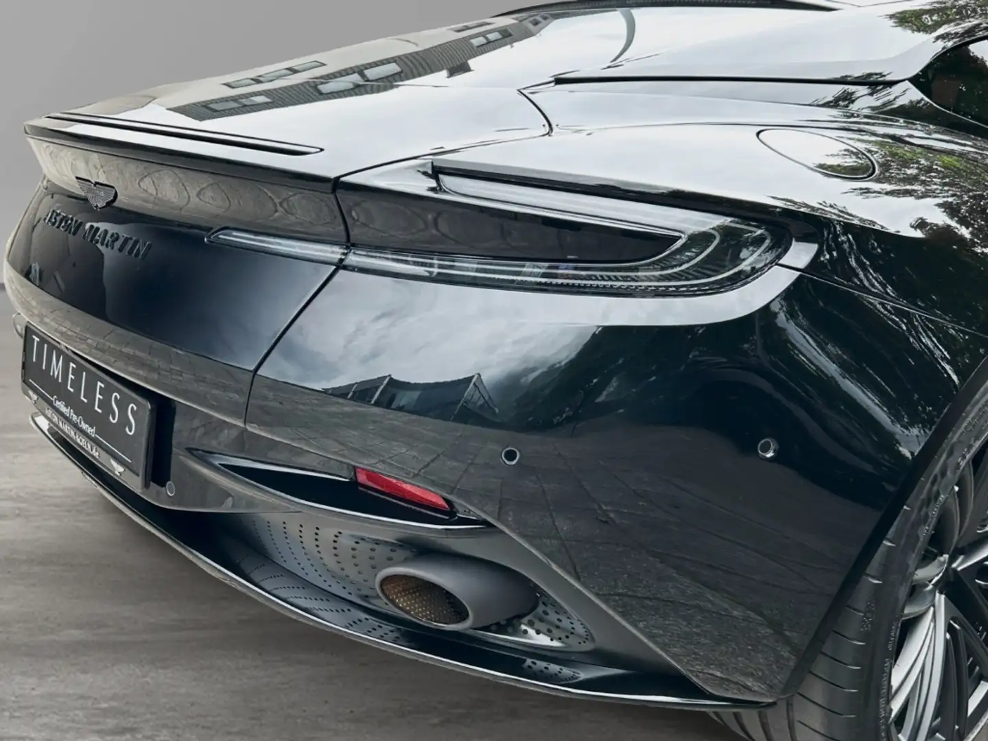 Vehicle image, number 8
