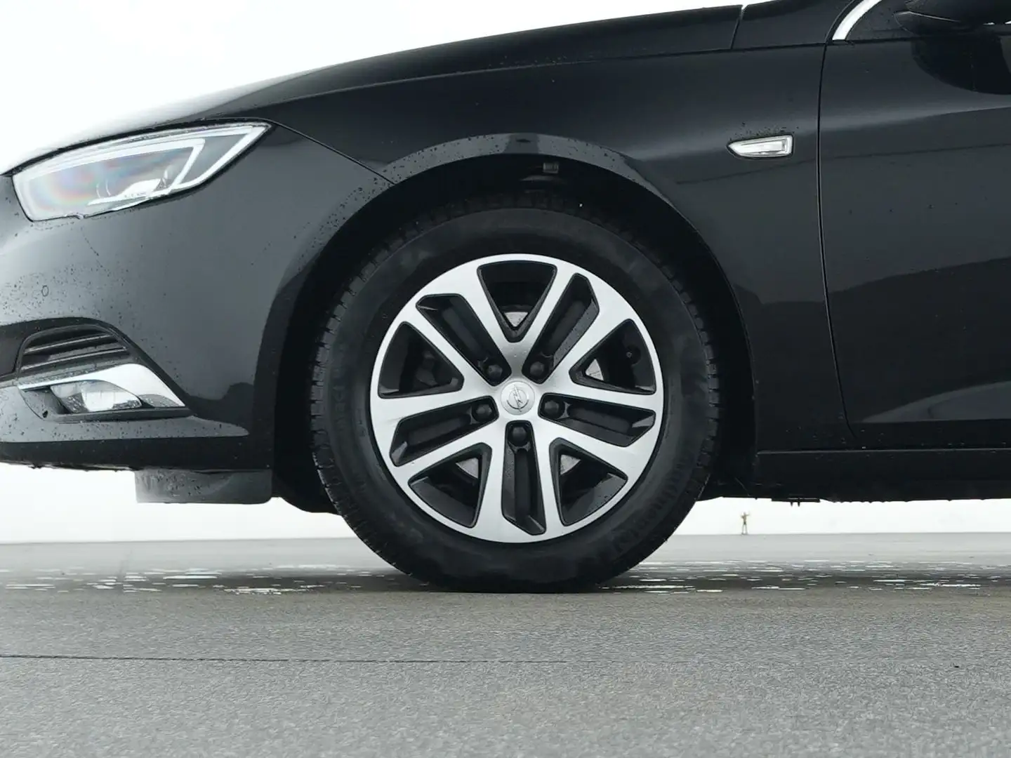 Vehicle image, number 10