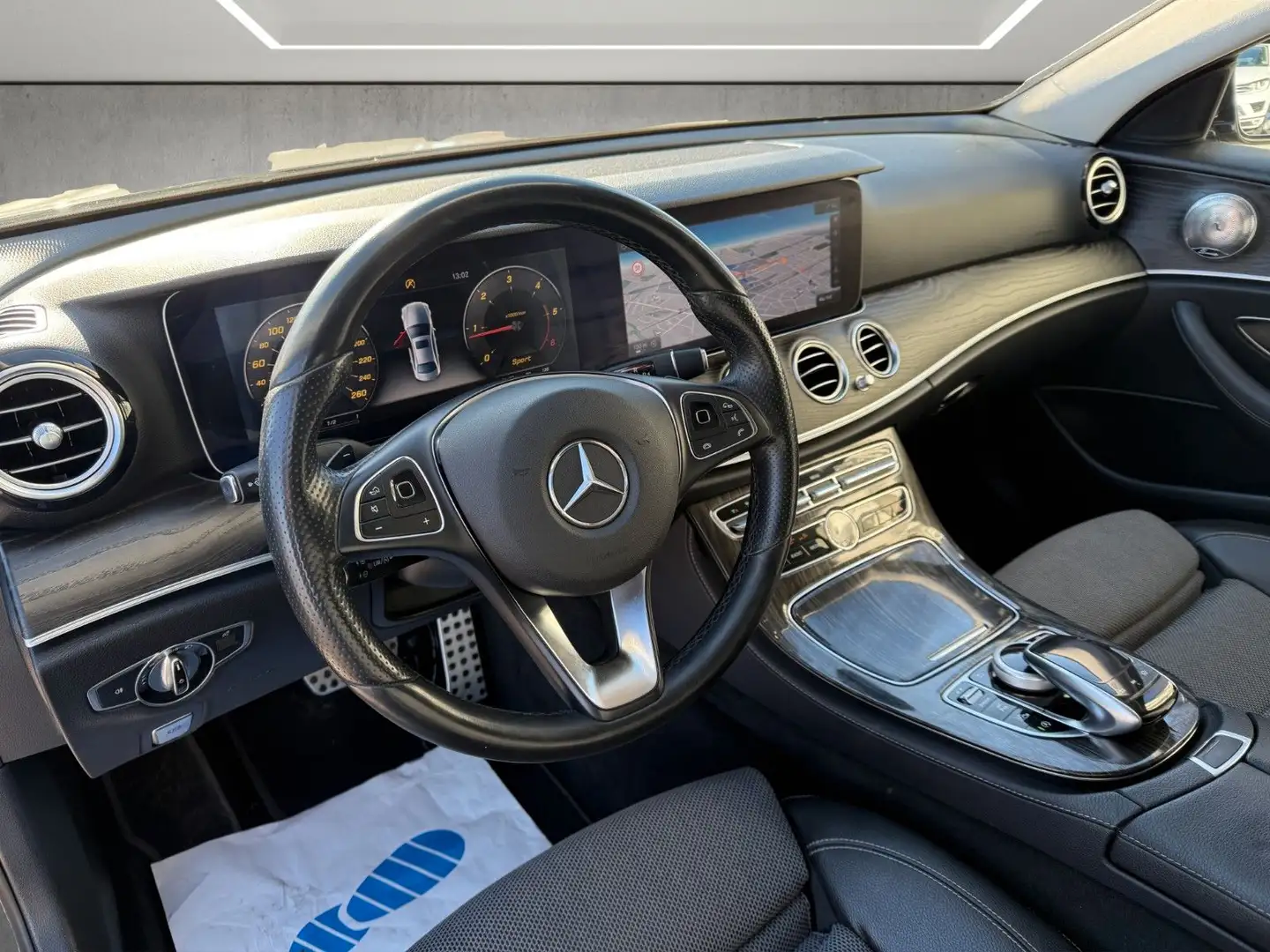 Vehicle image, number 4