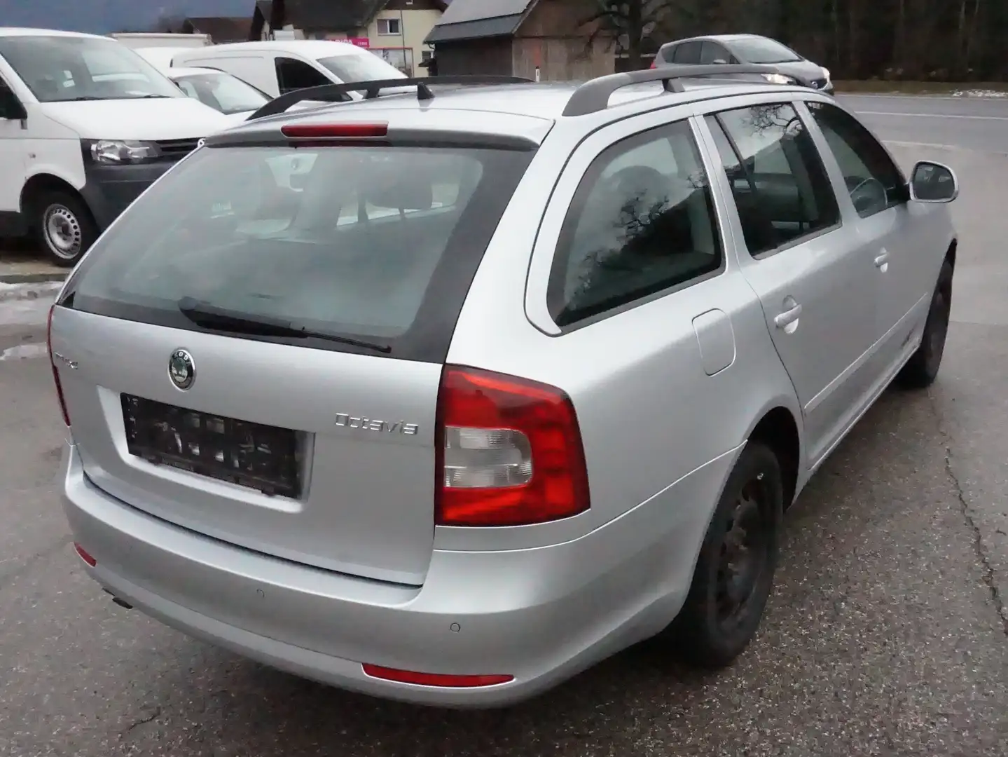 Vehicle image, number 9