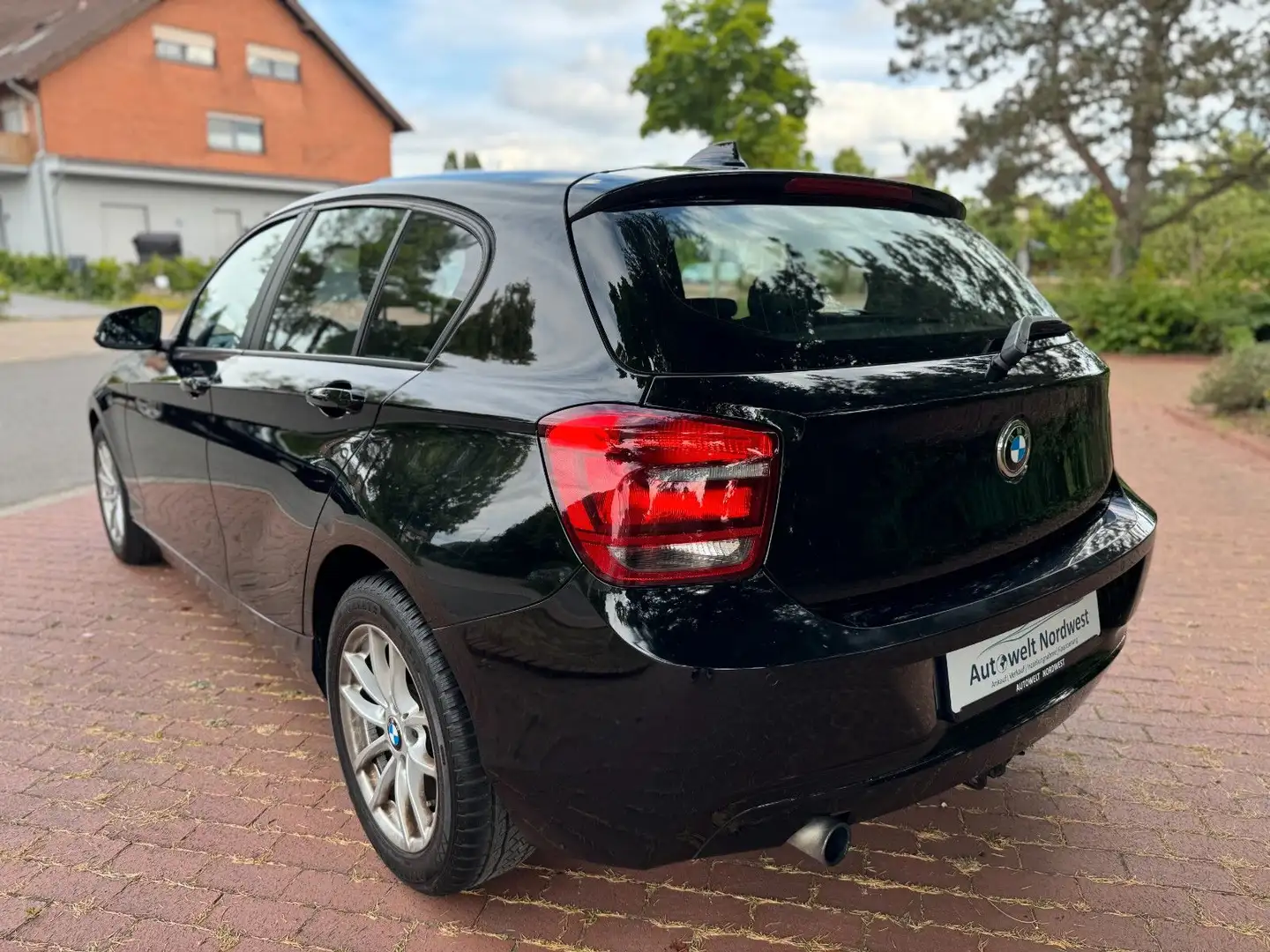 Vehicle image, number 3