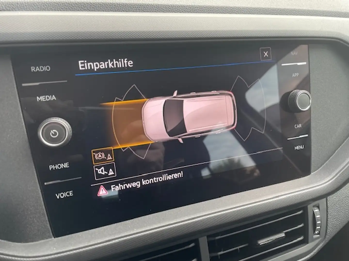 Vehicle image, number 12
