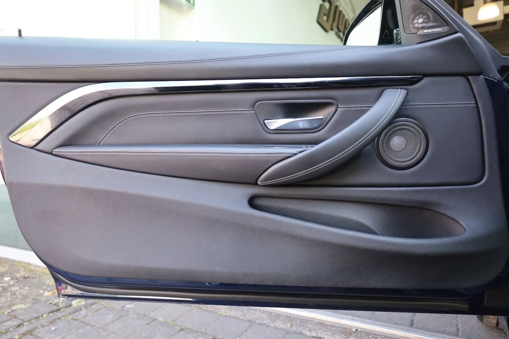 Vehicle image, number 9