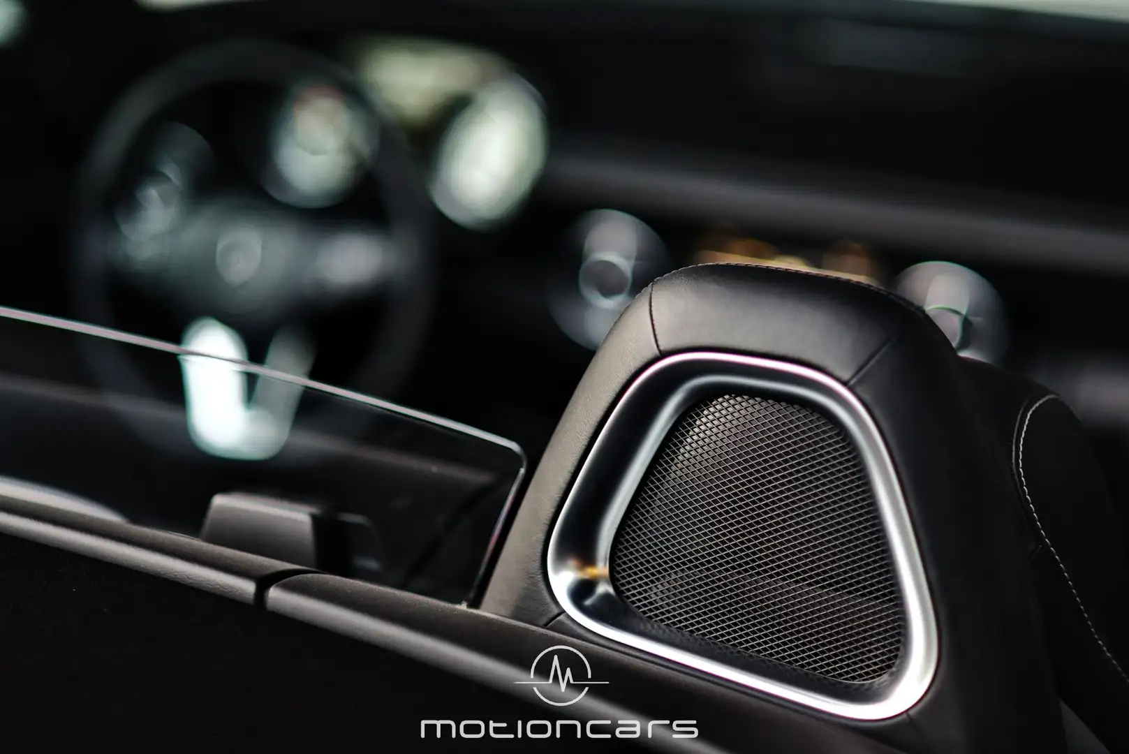 Vehicle image, number 44