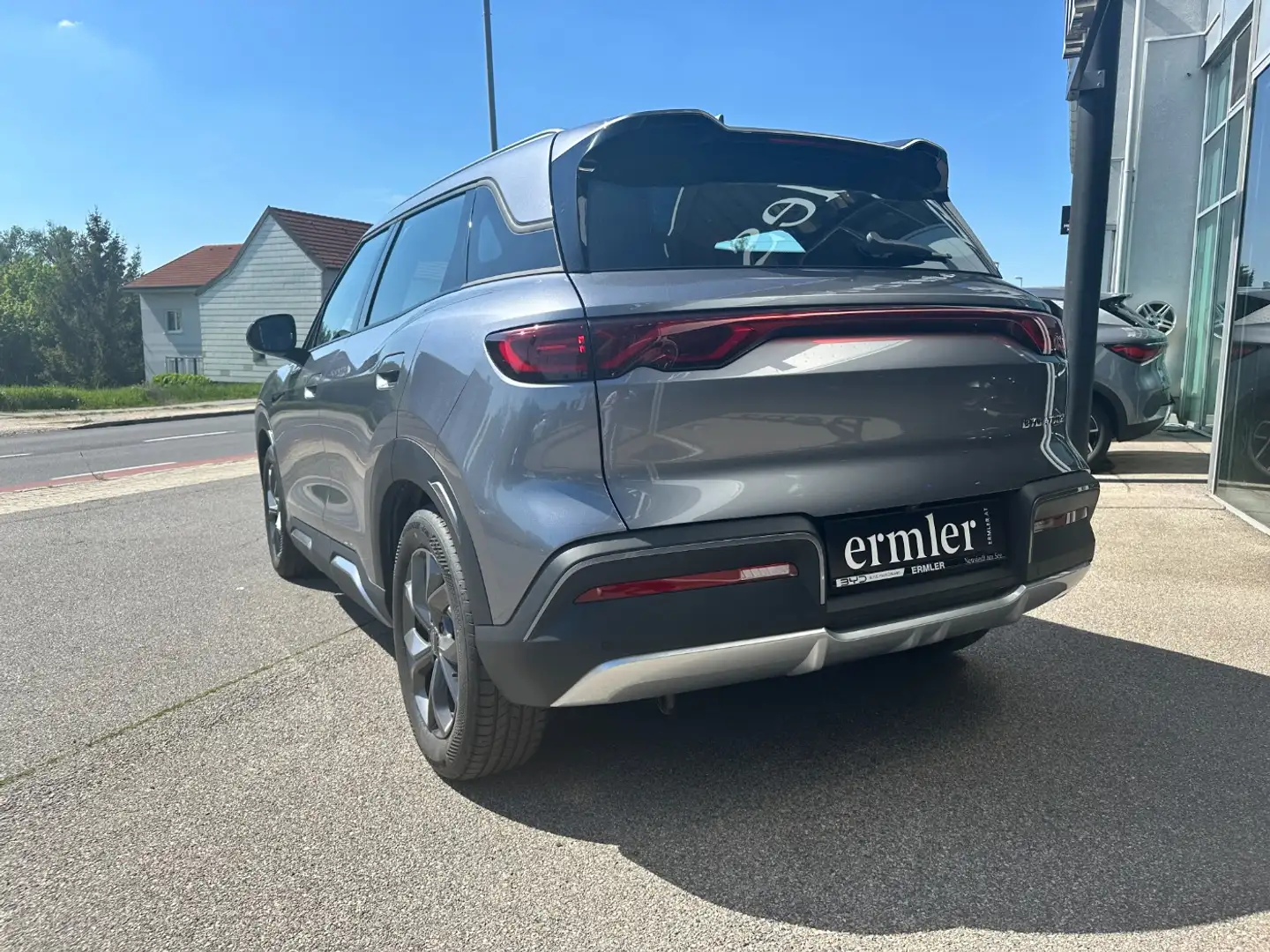 Vehicle image, number 4