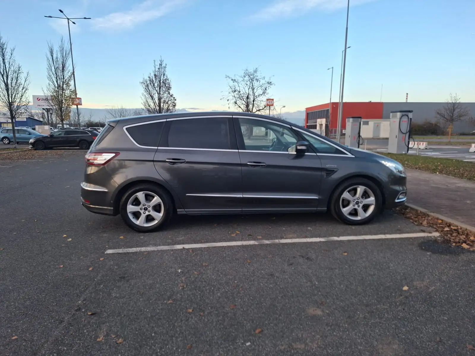 Vehicle image, number 8