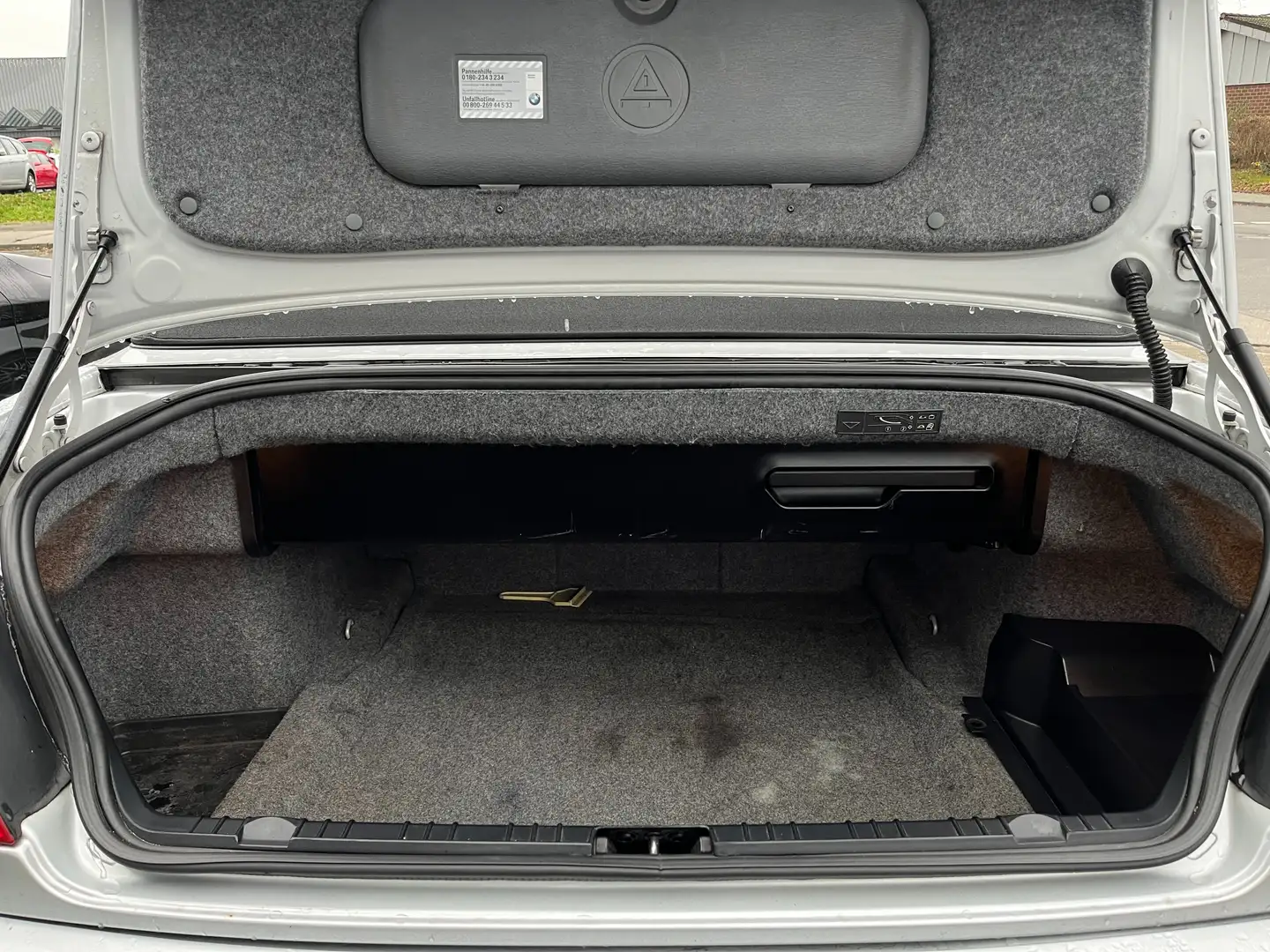 Vehicle image, number 13