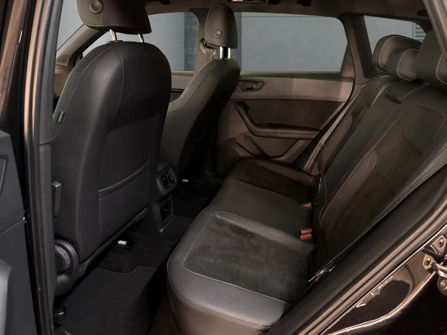 Vehicle image, number 9
