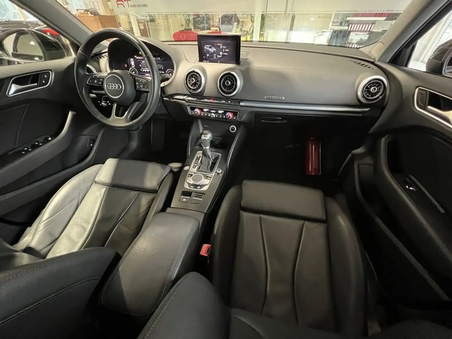 Vehicle image, number 9