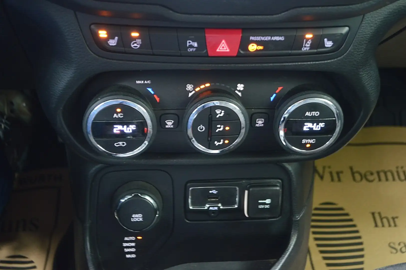 Vehicle image, number 13