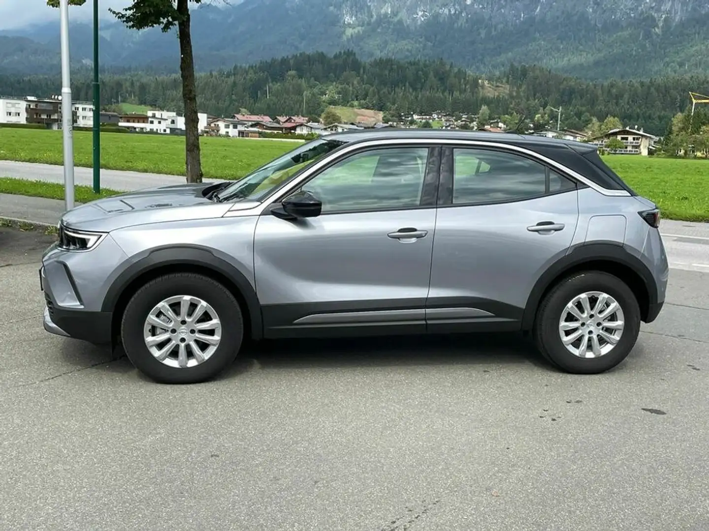 Vehicle image, number 2
