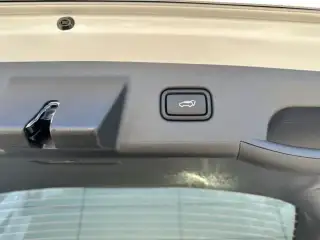 Vehicle image thumbnail, number 7