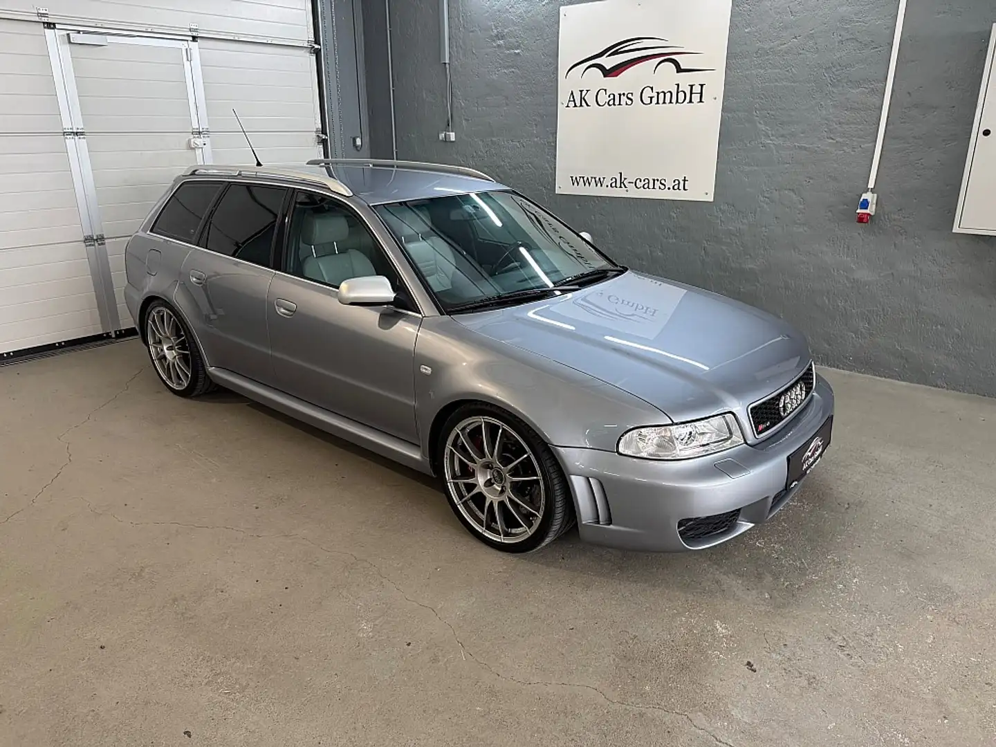 Vehicle image, number 2