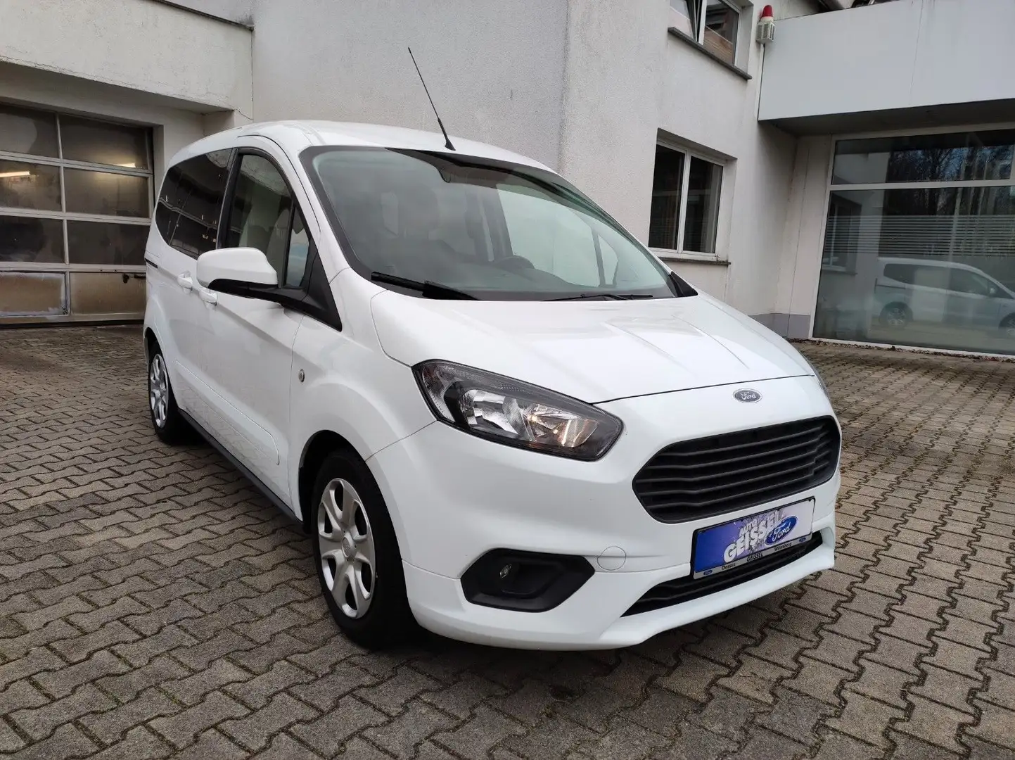 Vehicle image, number 1