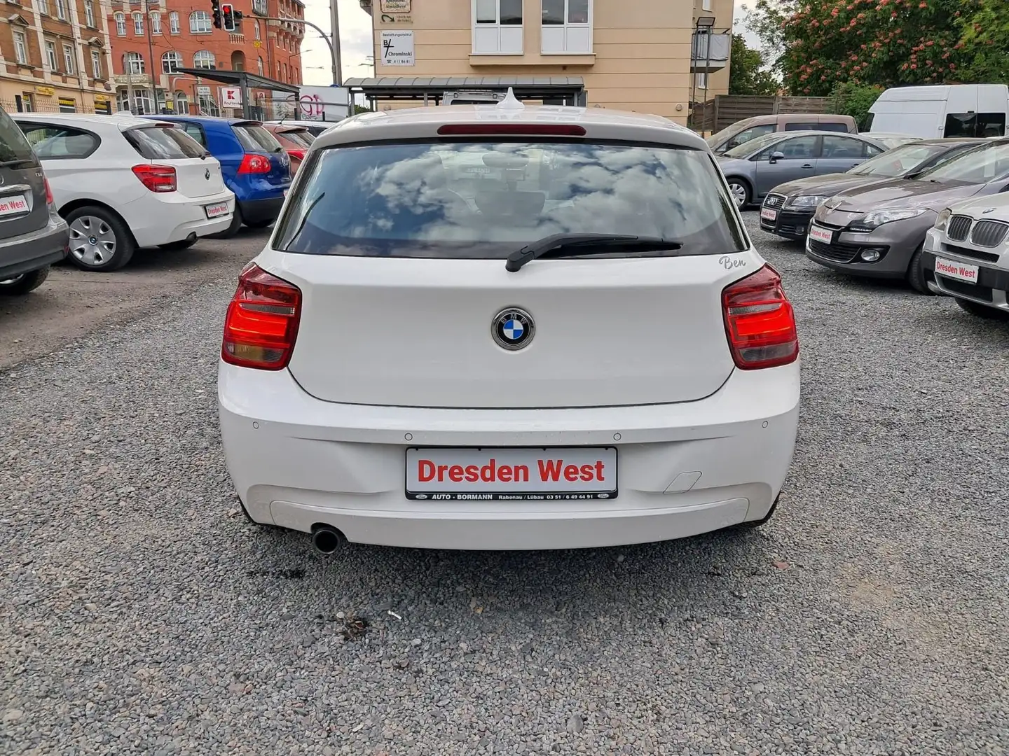 Vehicle image, number 6