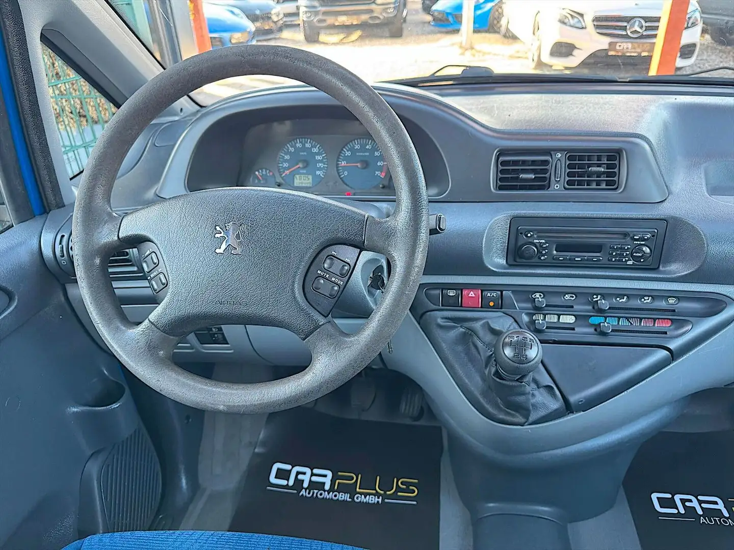 Vehicle image, number 13