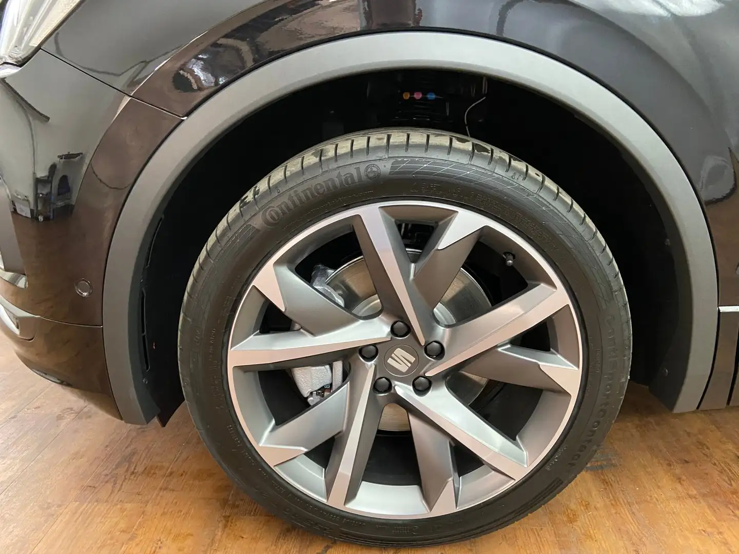 Vehicle image, number 2