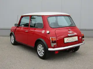 Vehicle image thumbnail, number 3
