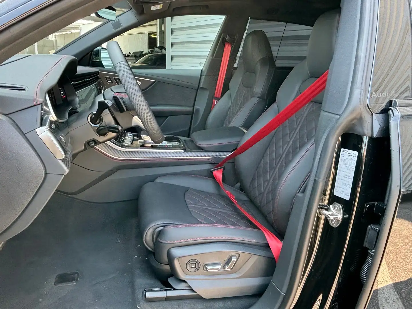 Vehicle image, number 6