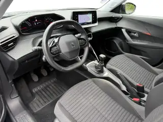 Vehicle image thumbnail, number 8