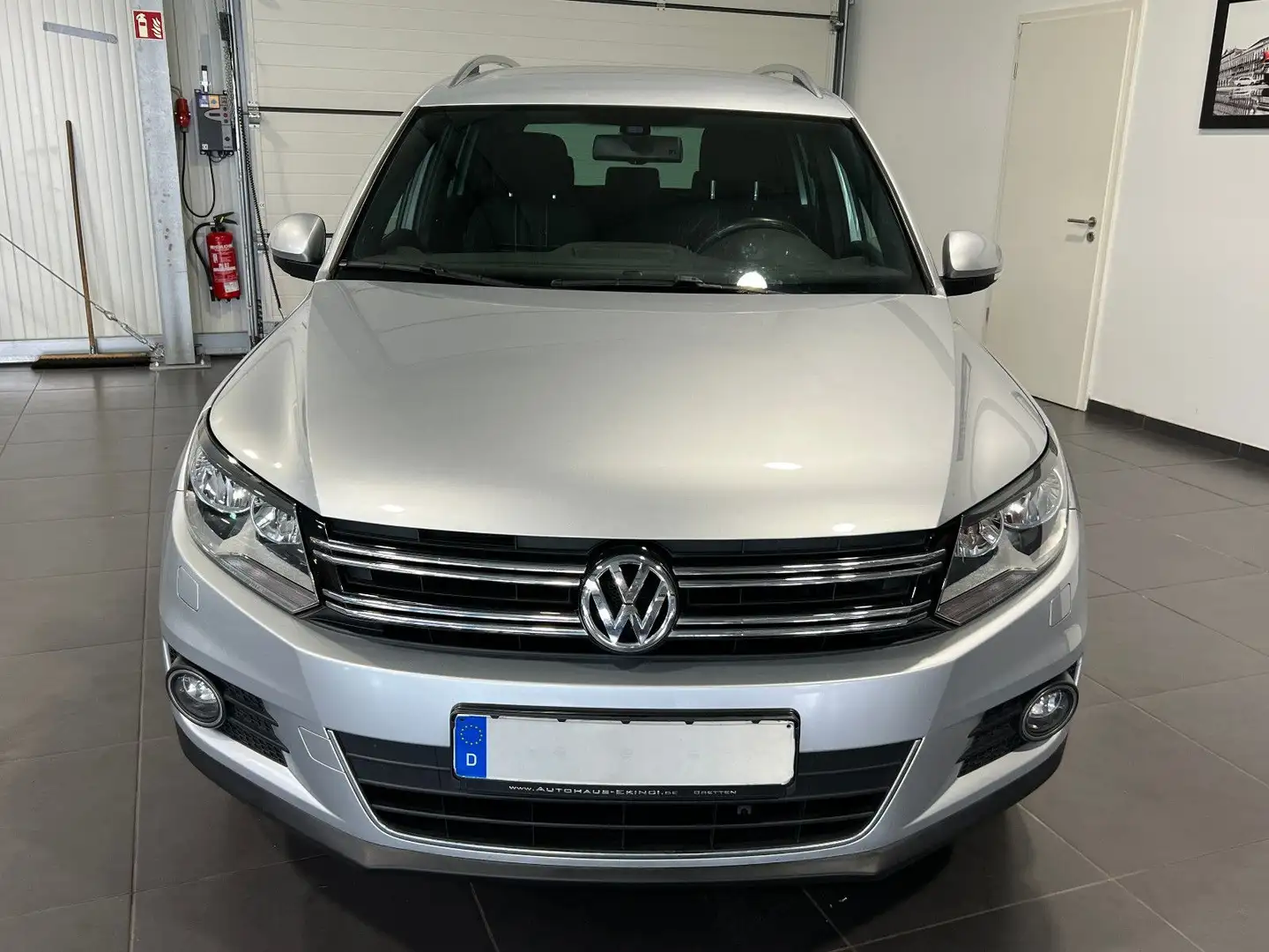 Vehicle image, number 4