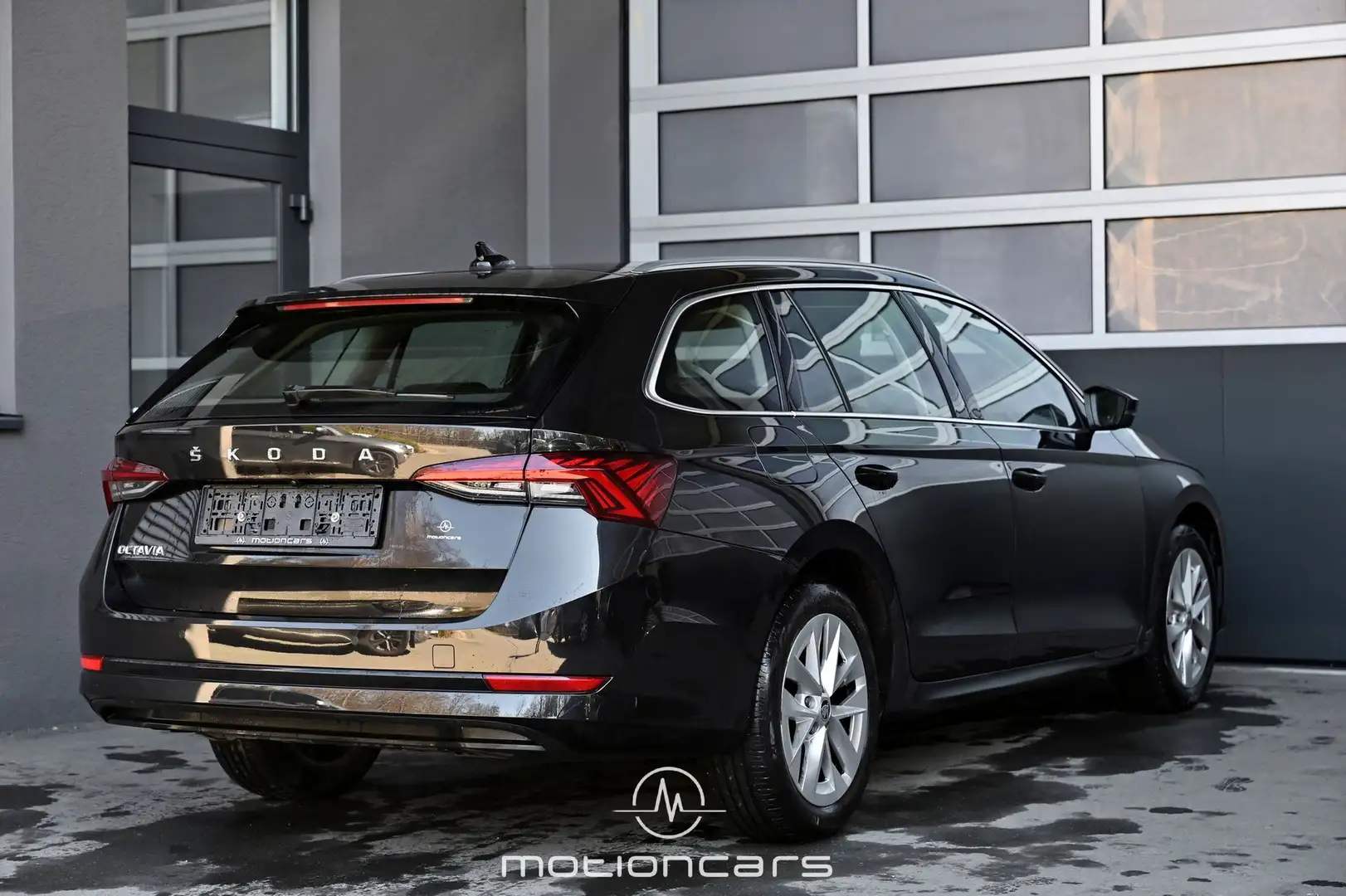 Vehicle image, number 2