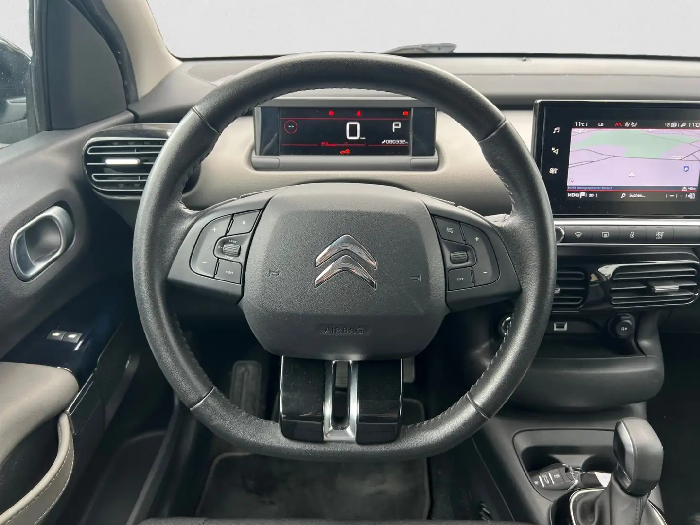 Vehicle image, number 12