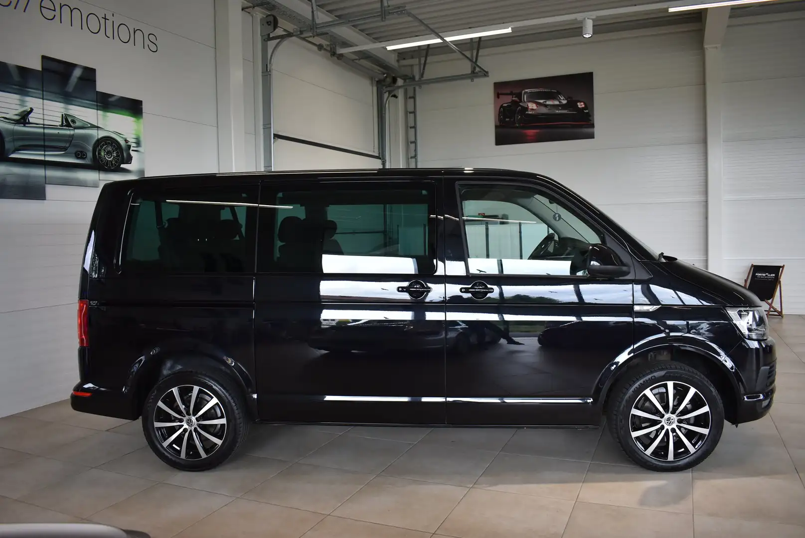 Vehicle image, number 7