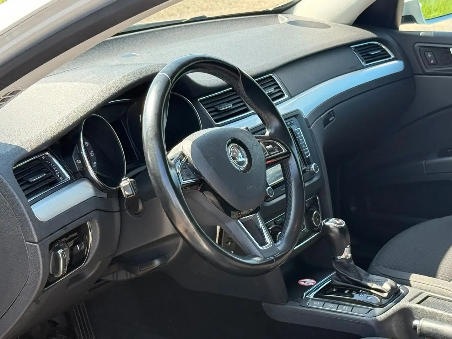 Vehicle image, number 9