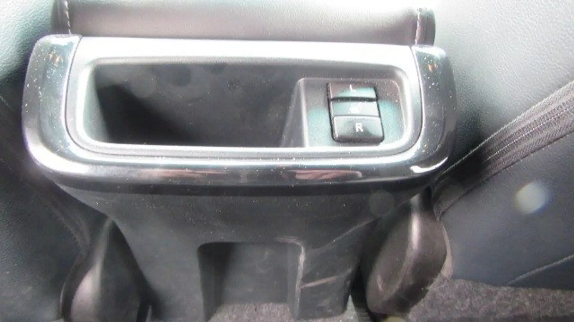 Vehicle image, number 19
