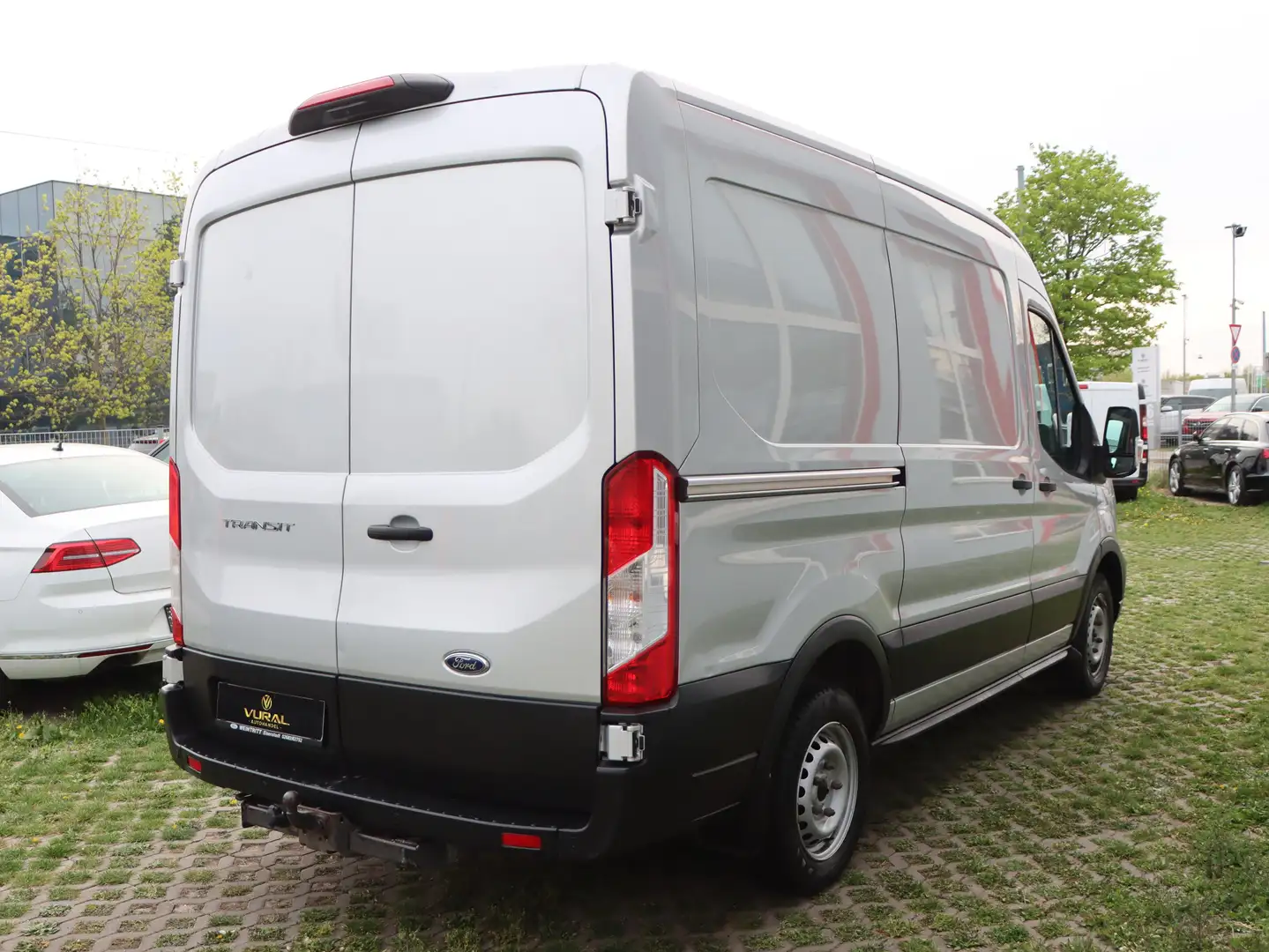 Vehicle image, number 5