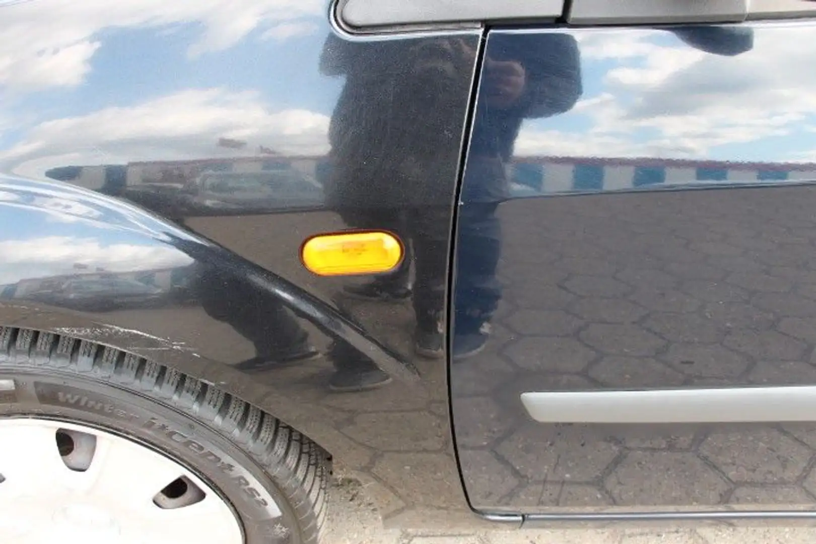 Vehicle image, number 19