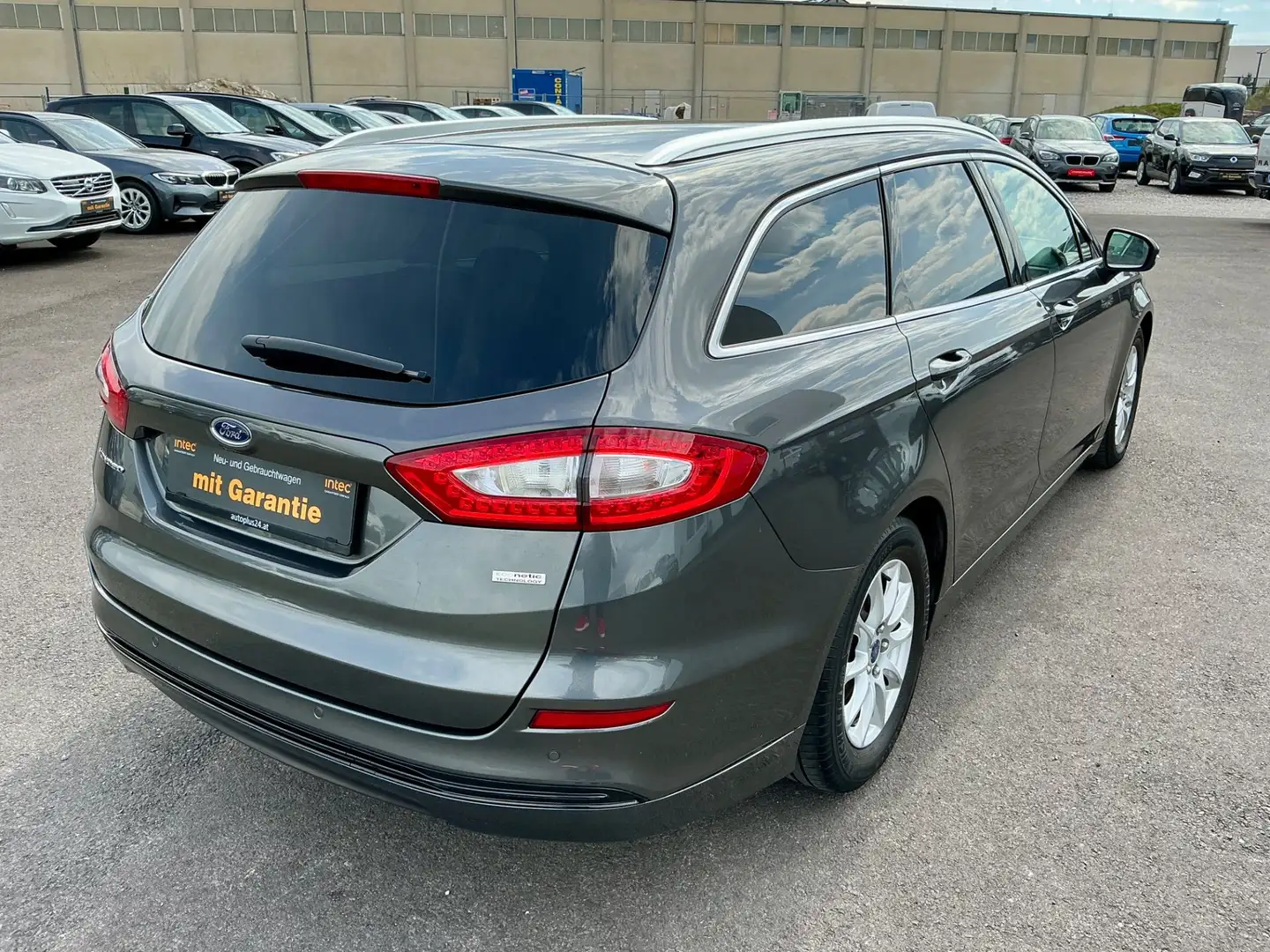 Vehicle image, number 4